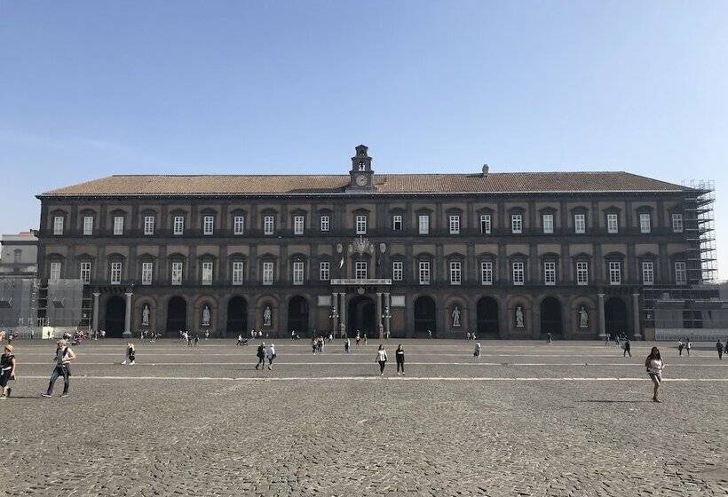 هتل Caruso Place Boutique & Wellness Suites