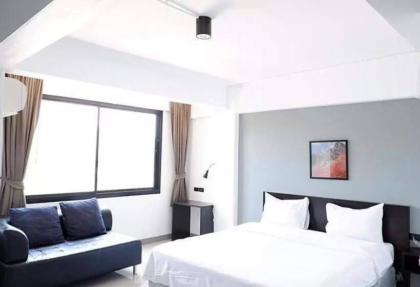 Izen Budget Hotel & Residence