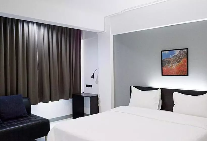 Izen Budget Hotel & Residence