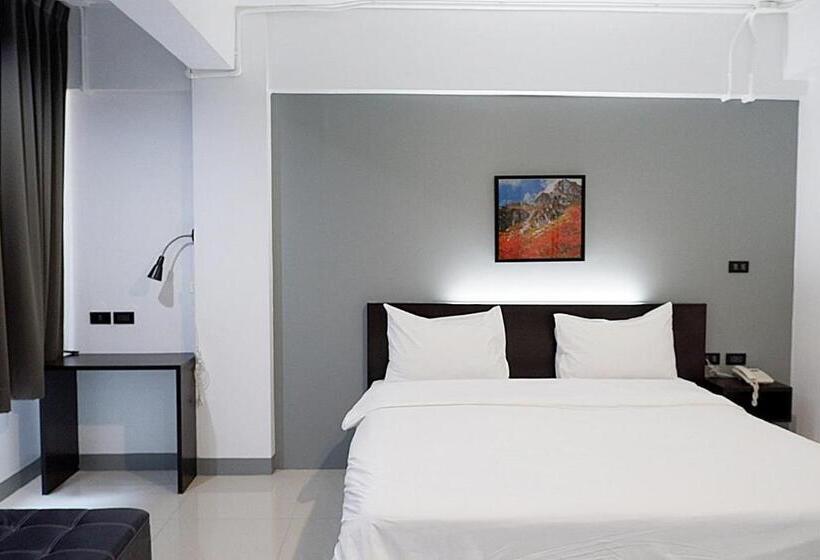 Izen Budget Hotel & Residence