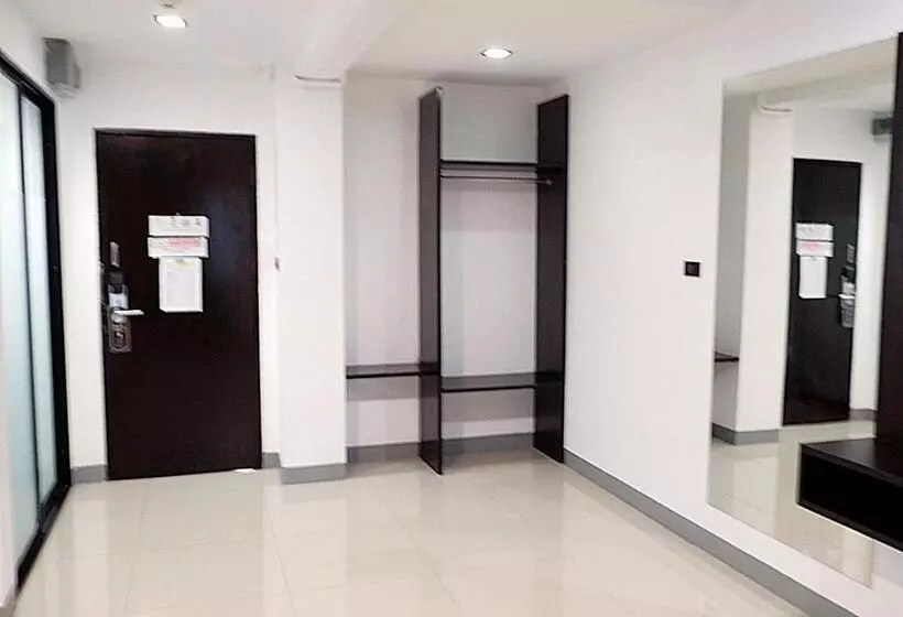 Izen Budget Hotel & Residence