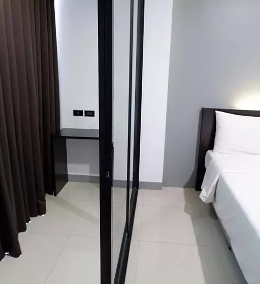 Izen Budget Hotel & Residence