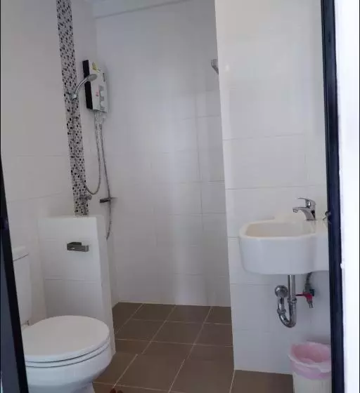 Izen Budget Hotel & Residence