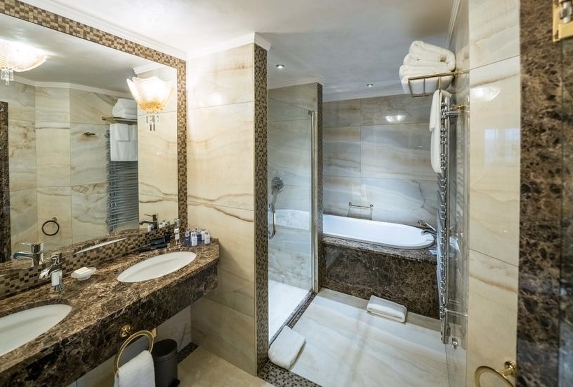 בית מלון כפרי Kings Casino