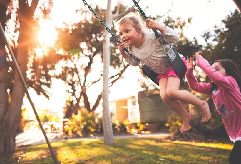 هتل Modra's Apartments