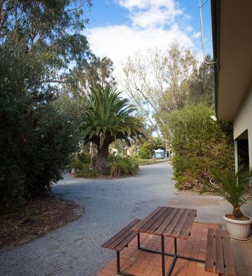 هتل Modra's Apartments