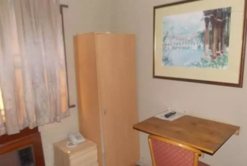 هتل Samelot  & Hall