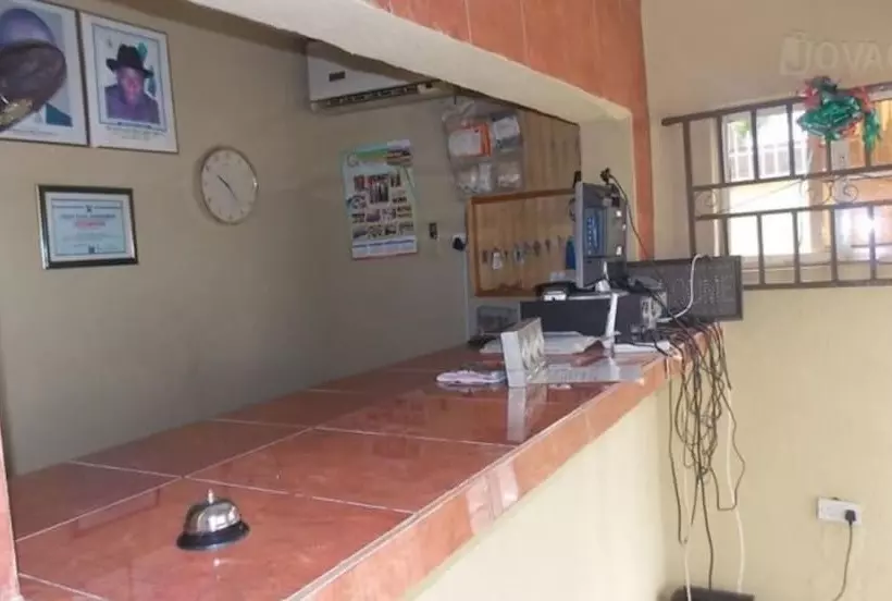 هتل Samelot  & Hall