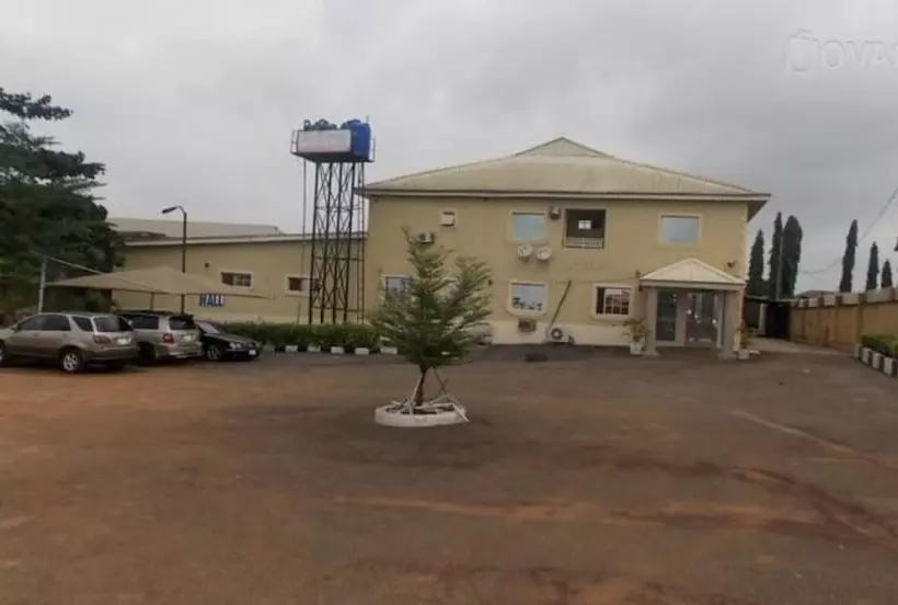 هتل Samelot  & Hall