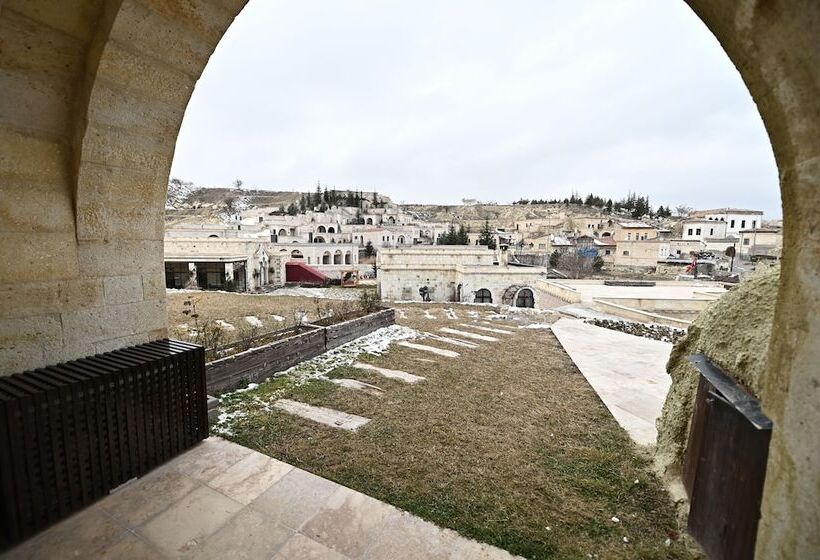 فندق Seraphim Cave Suites & Spa