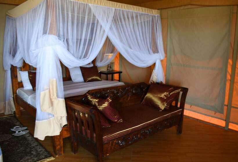هتل Serengeti Safari Lodge