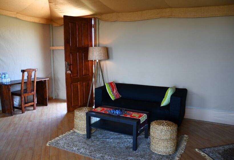 هتل Serengeti Safari Lodge