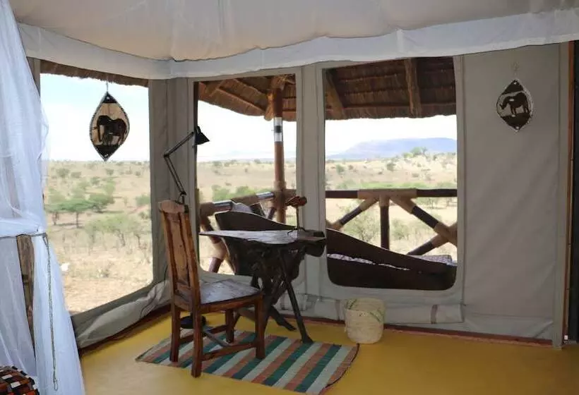 هتل Serengeti Safari Lodge