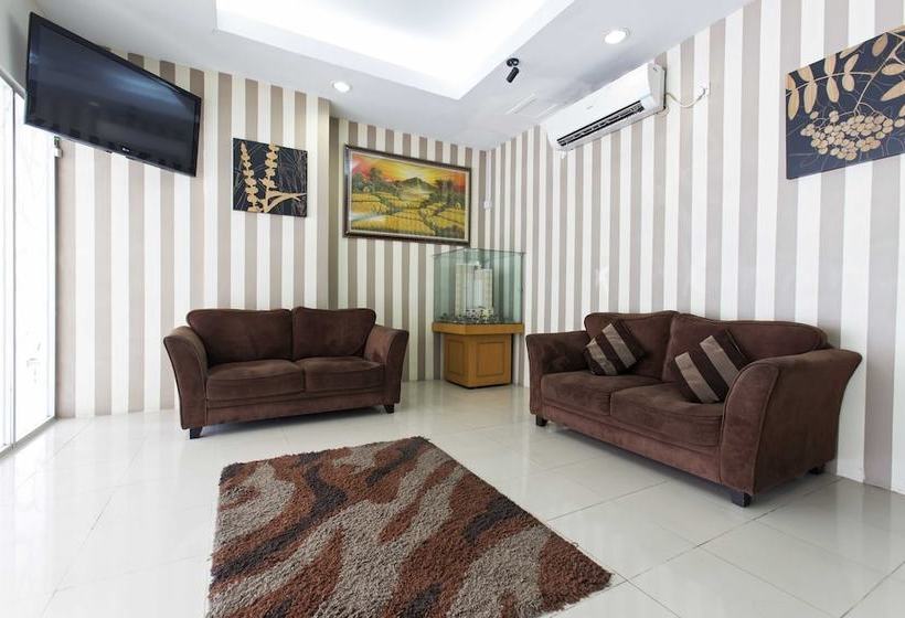 Reddoorz Apartment @ Pegangsaan Kelapa Gading 3