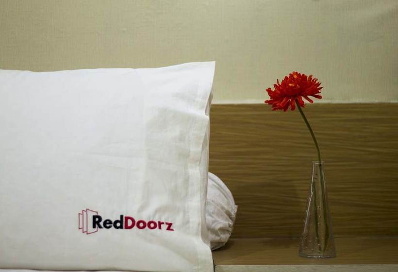 Reddoorz Apartment @ Pegangsaan Kelapa Gading 3