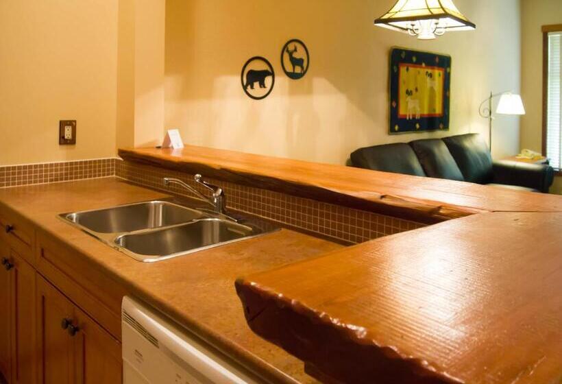 استراحتگاه Snow Creek Lodge By Fernie Lodging Co