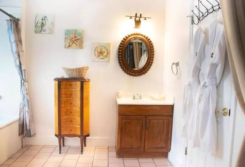 تختخواب و صبحانه Agustin Inn   Saint Augustine   Adults Only