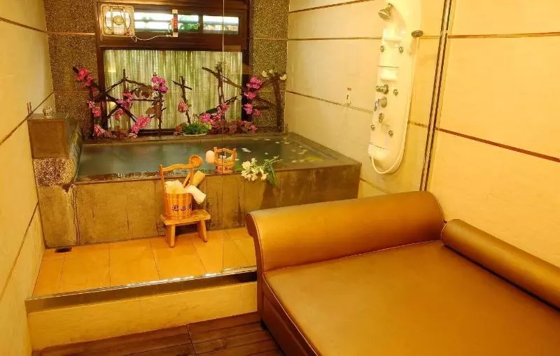 هتل A San Hot Spring