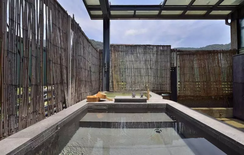 هتل A San Hot Spring