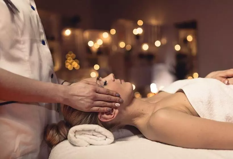 Al Bahar Hotel & Resort