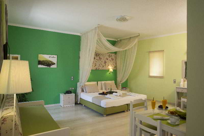 Fotos del hotel Elia Stalos Apartments:  4