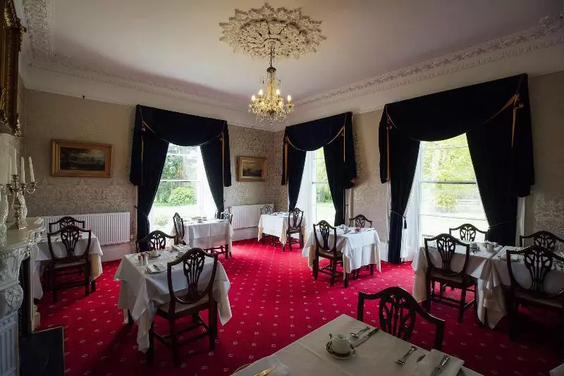 Hotelli Elm Grove Country House