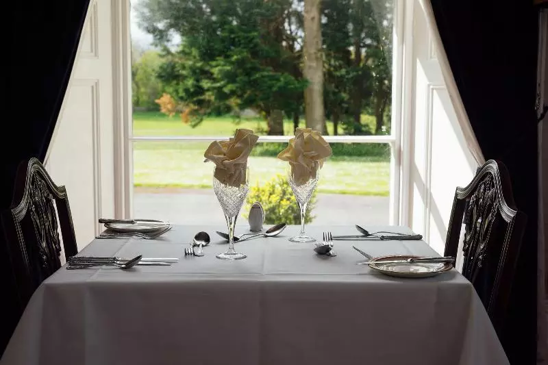 Hotelli Elm Grove Country House