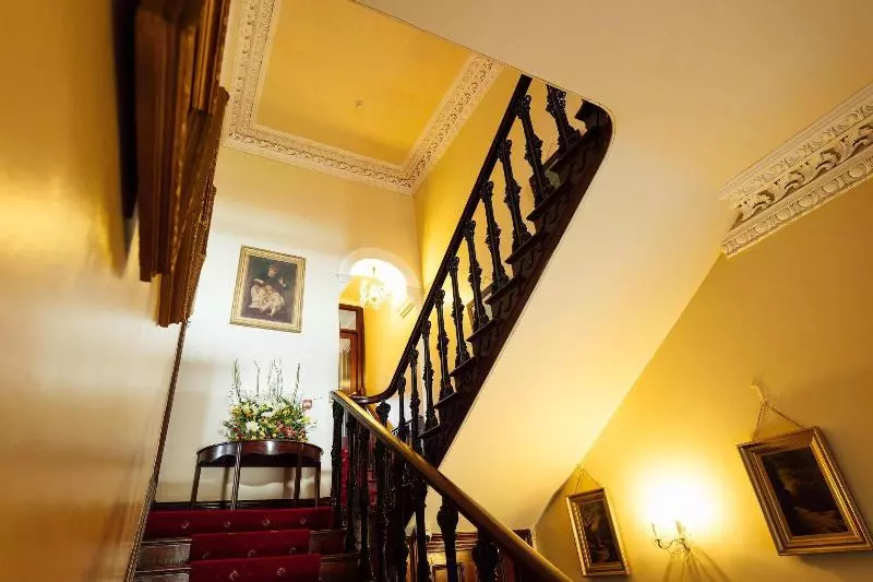 Hotelli Elm Grove Country House