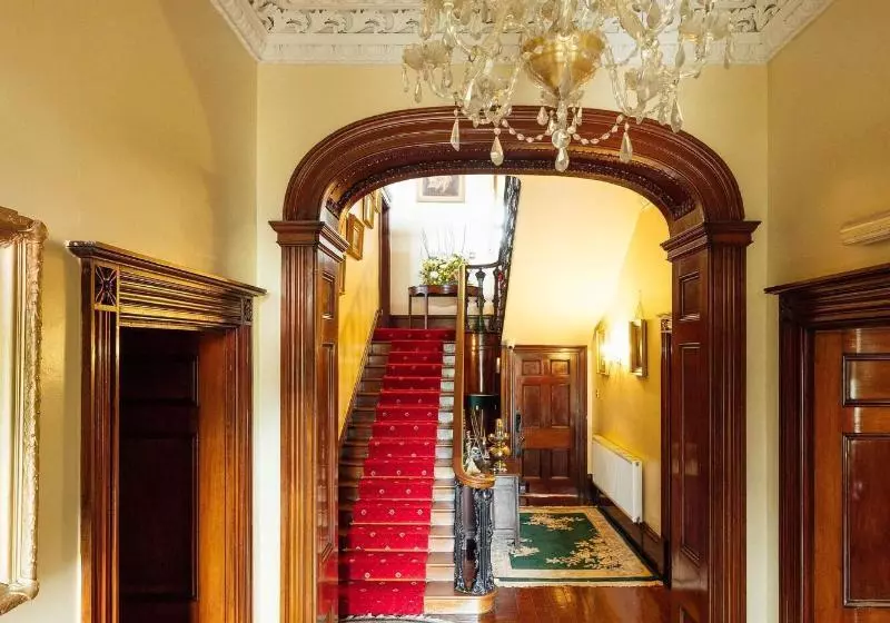 Hotelli Elm Grove Country House