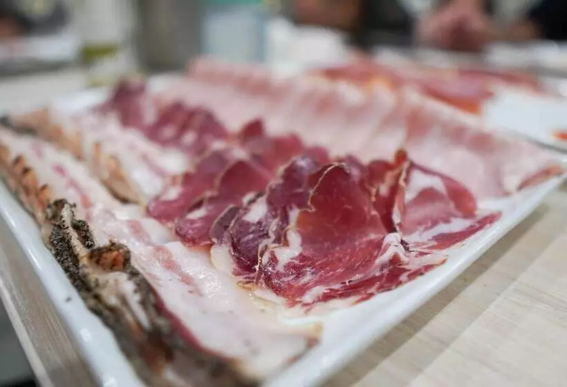 هتل Halos Casa Resort