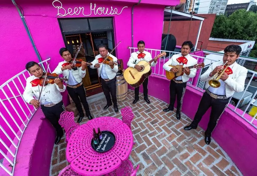 هتل Mala Vecindad Beer