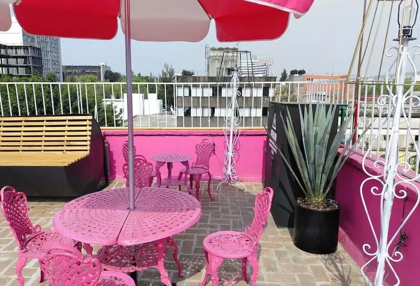 هتل Mala Vecindad Beer