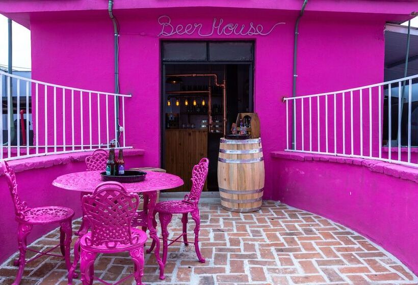 Отель Mala Vecindad Beer