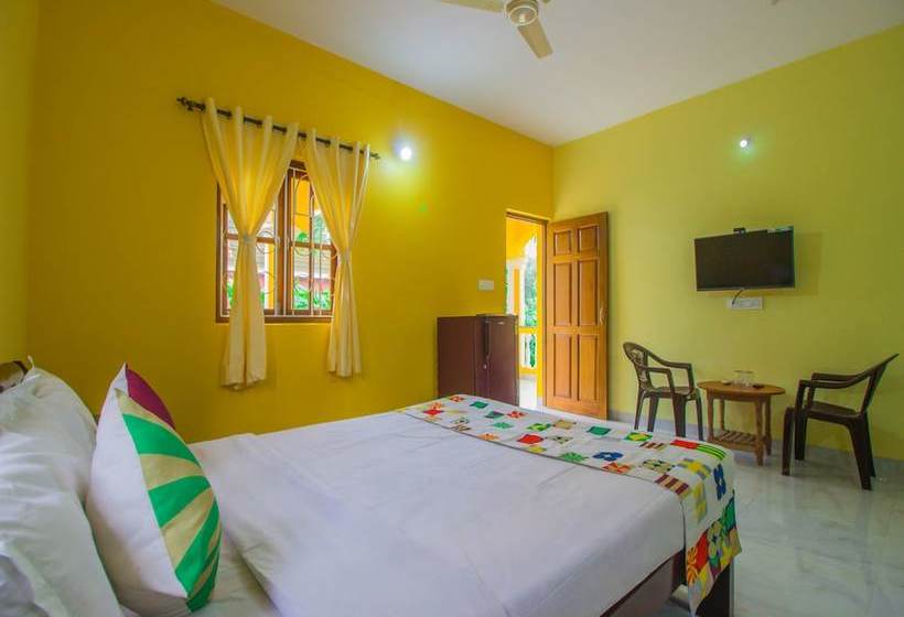 Hotel Oyo 16401 Home Colorful Studio Calangute Beach
