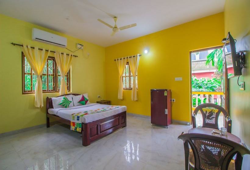 Hotel Oyo 16401 Home Colorful Studio Calangute Beach