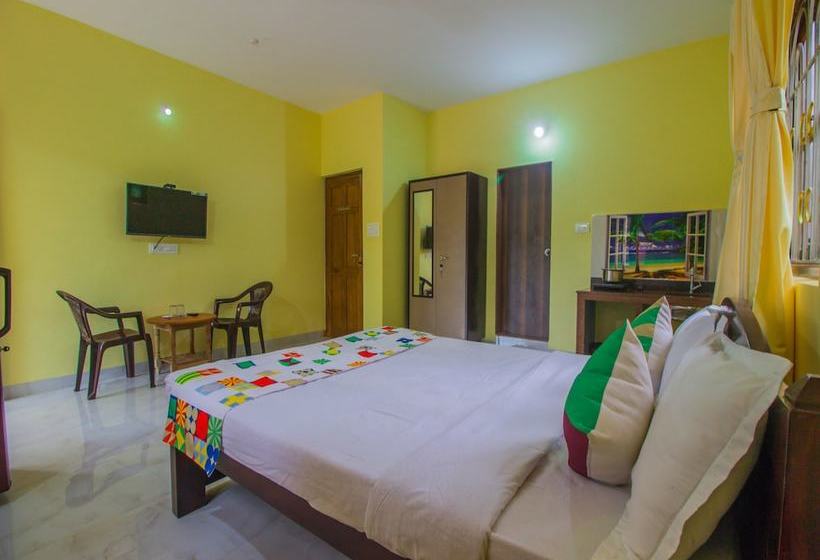Hotel Oyo 16401 Home Colorful Studio Calangute Beach