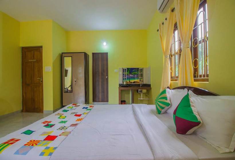 Hotel Oyo 16401 Home Colorful Studio Calangute Beach