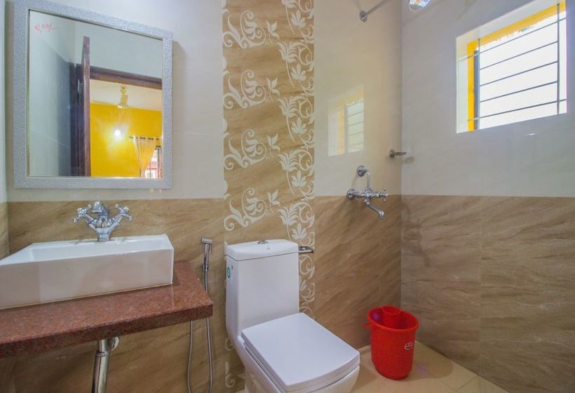 Hotel Oyo 16401 Home Colorful Studio Calangute Beach