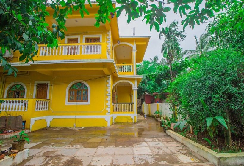 Hotel Oyo 16401 Home Colorful Studio Calangute Beach