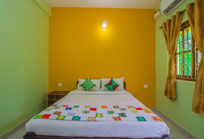 Hotel Oyo 16401 Home Colorful Studio Calangute Beach