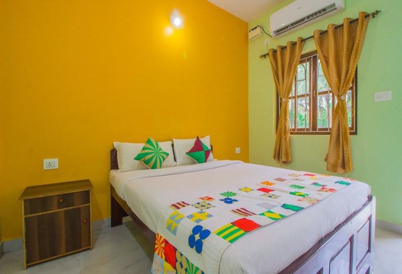 Hotel Oyo 16401 Home Colorful Studio Calangute Beach