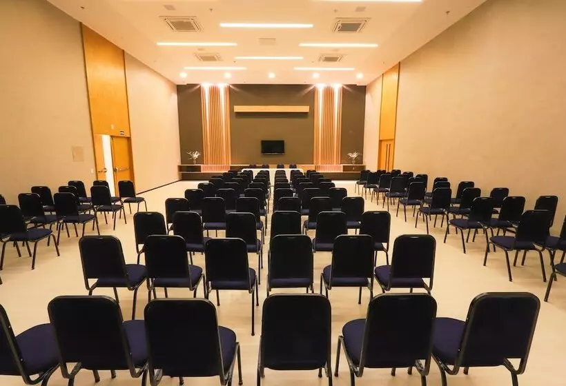 Hotelli Promenade Soho Campos Dos Goytacazes