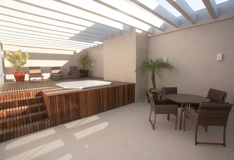 Hotelli Promenade Soho Campos Dos Goytacazes