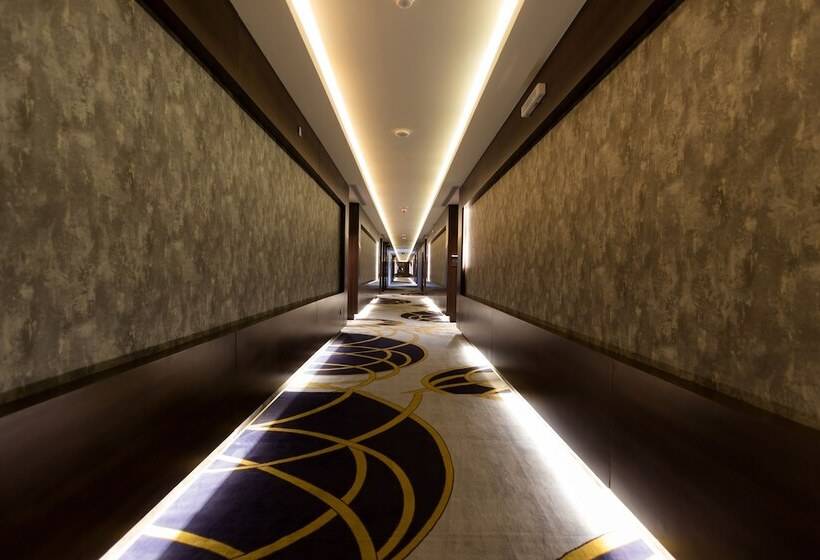 ホテル Q Suites Jeddah By Ewa