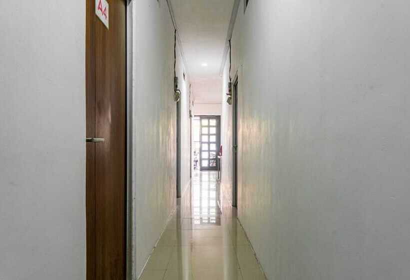 בית מלון כפרי Reddoorz @ Kebon Kacang