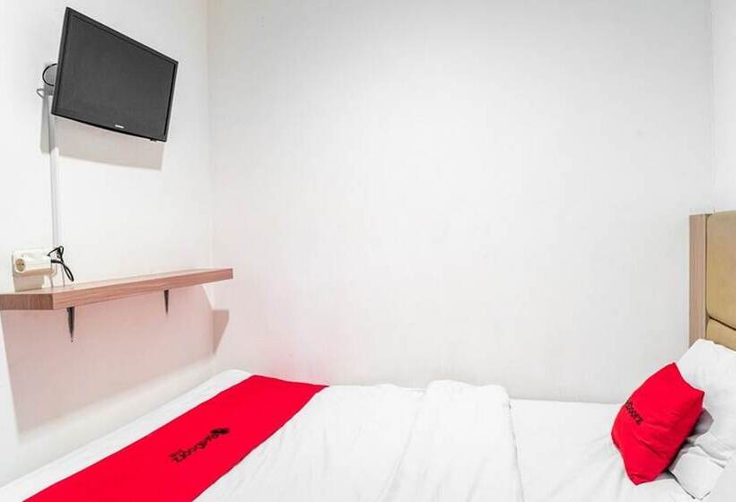 בית מלון כפרי Reddoorz @ Kebon Kacang