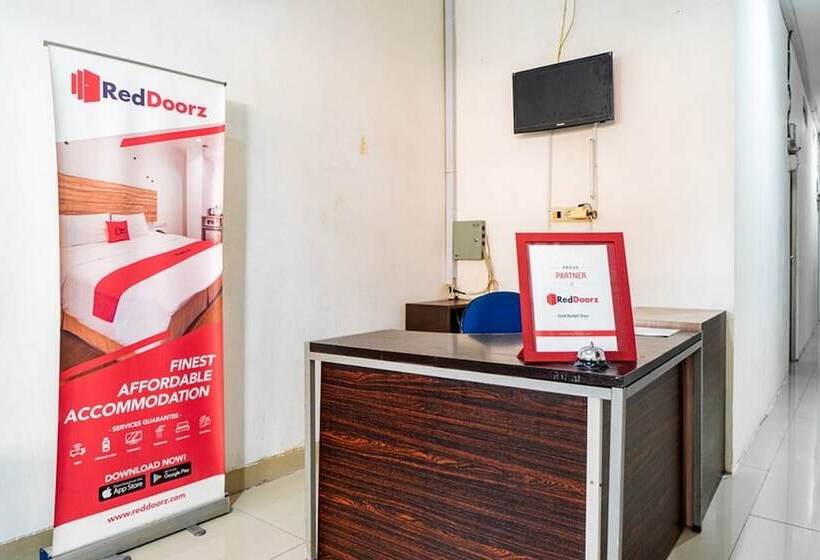 בית מלון כפרי Reddoorz @ Kebon Kacang