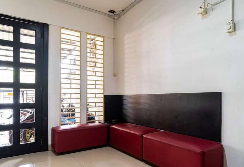 בית מלון כפרי Reddoorz @ Kebon Kacang