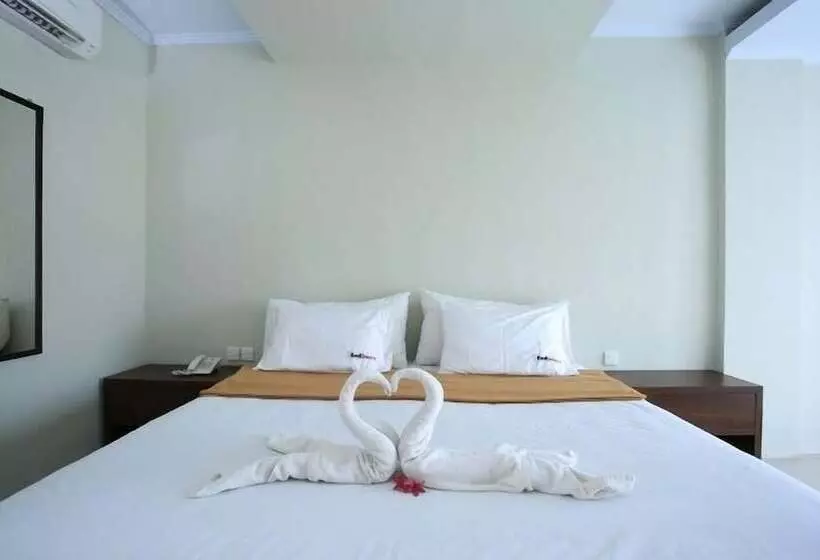 ホテル Reddoorz @ Padma Utara