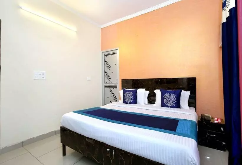 Oyo 10012 Hotel Pink City